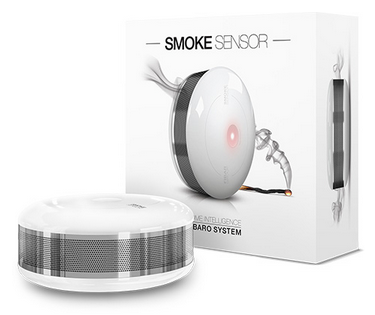 fibaro-smoke_sensor-widok-z-pudelkiem.jpeg